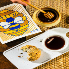 Load image into Gallery viewer, Wet It Swedish Dish Cloth Honey Bee

